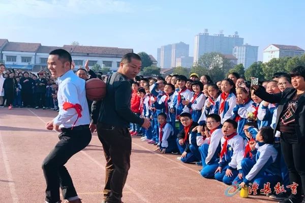 九澧实验小学隆重举行第一届田径运动会