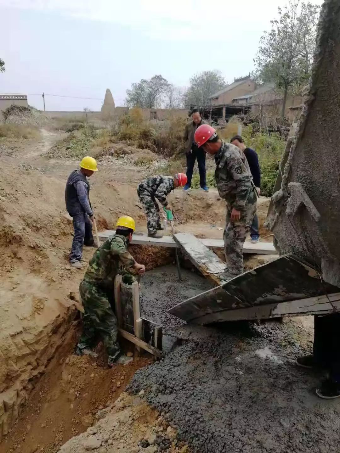 管道镇墩实例图片图片