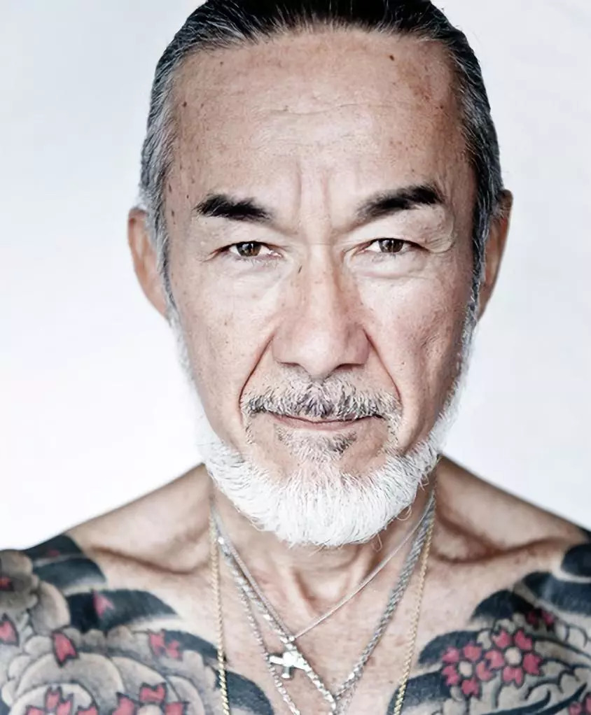 日本纹身牧师图片