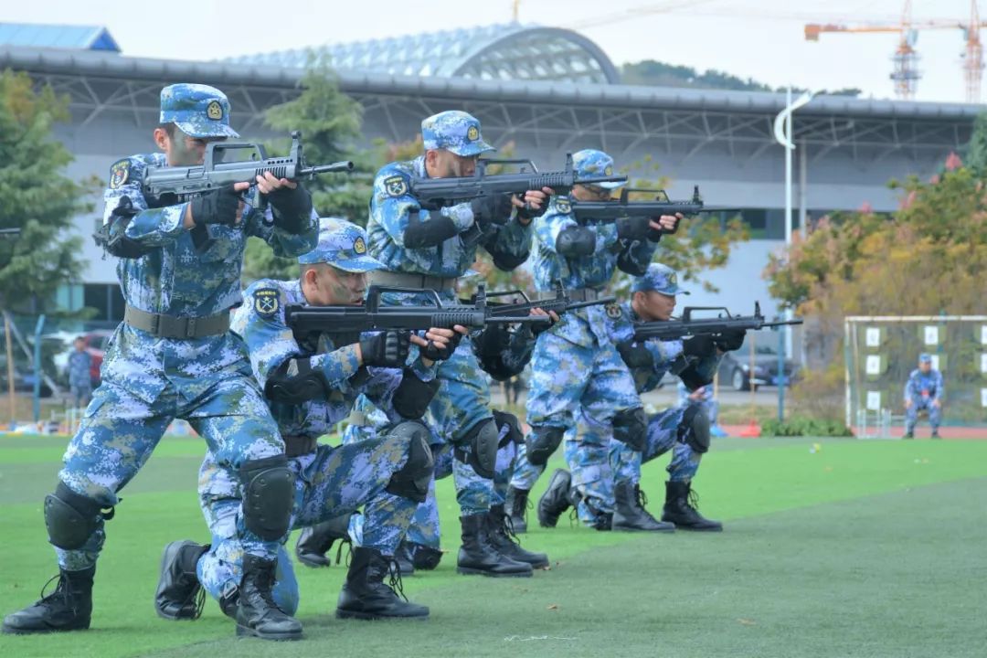 重磅礪劍2018軍事訓練大比武順利舉行