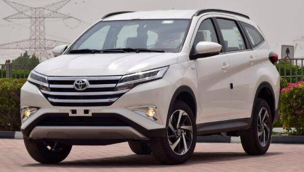 丰田小型suv10万图片