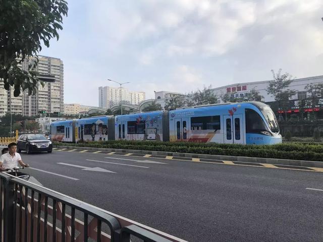 深圳江聚賢廣告策劃攜手深圳有軌電車,為第四次經濟普查