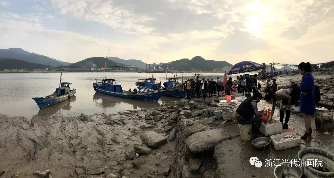 健跳鎮位於三門縣的東面,東濱貓頭水道,南與浦壩港鎮連接,西與橫渡鎮