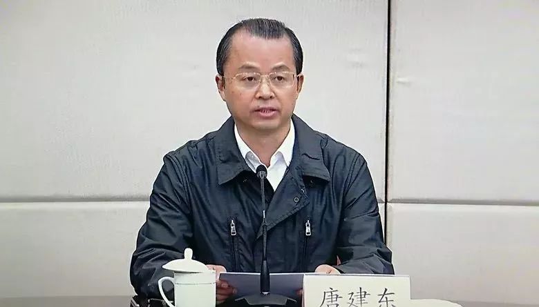 检查组组长,江苏油田副总经理唐建东讲评中原油田hsse检查工作情况.