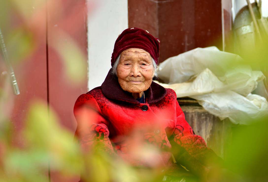 家住河南省夏邑縣歧河鄉青銅寺村,別看老人已經108歲,至今眼不花,耳不