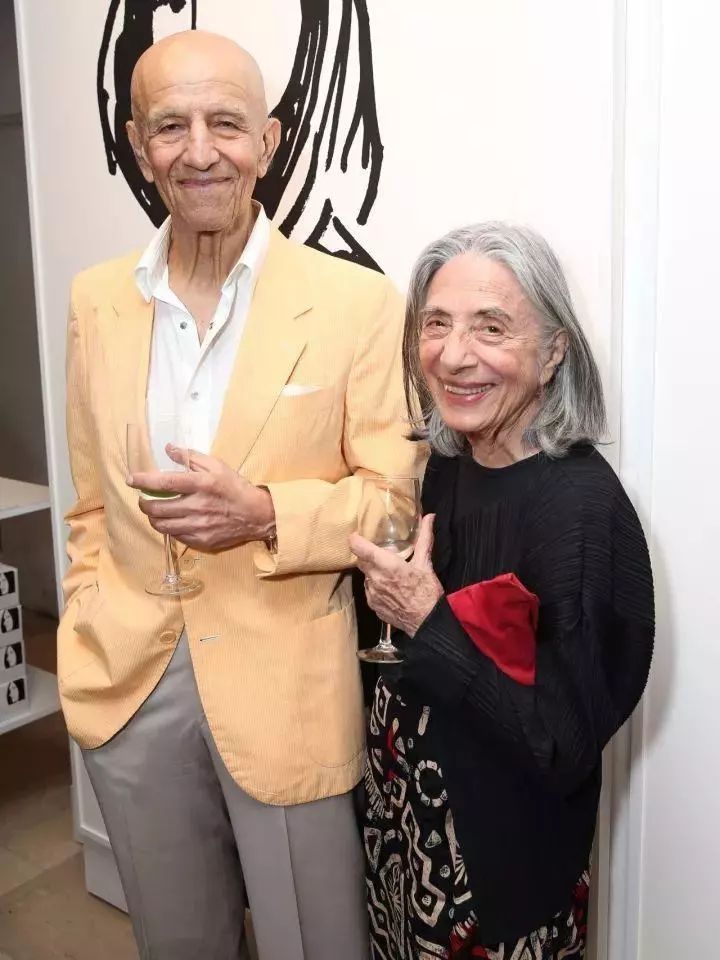 艺术家阿历克斯·卡茨和他的妻子贝拉1957年,卡茨在一次酒会上认识了