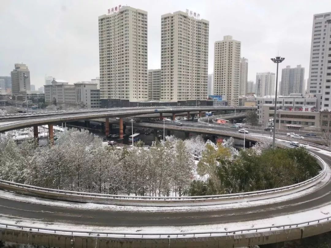 西宁黄雨照片图片