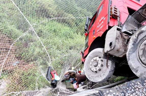 蘭州收費站車禍已致15人死亡遇到剎車失靈應該這麼辦