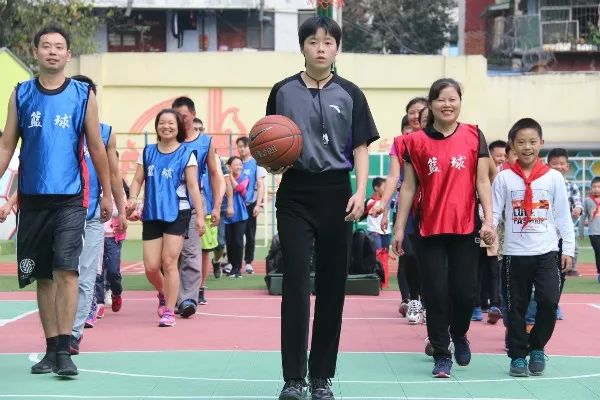 2018年11月1日下午, 成都市沙灣路小學第四屆 和諧校園杯家長籃球賽