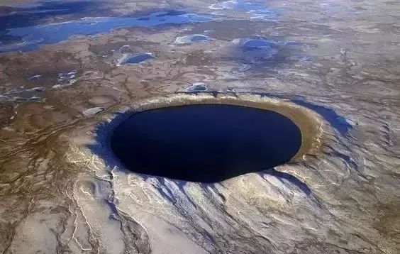 地球最大的陨石坑图片