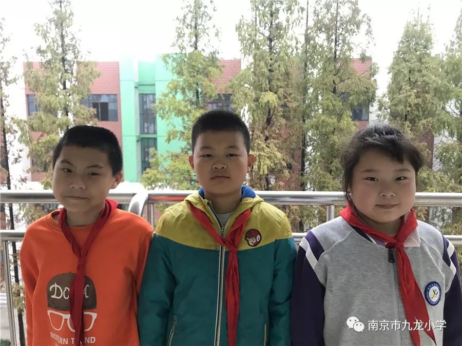 九龙小学10月份"学习标兵"希望之星"学生名单_赵易轩