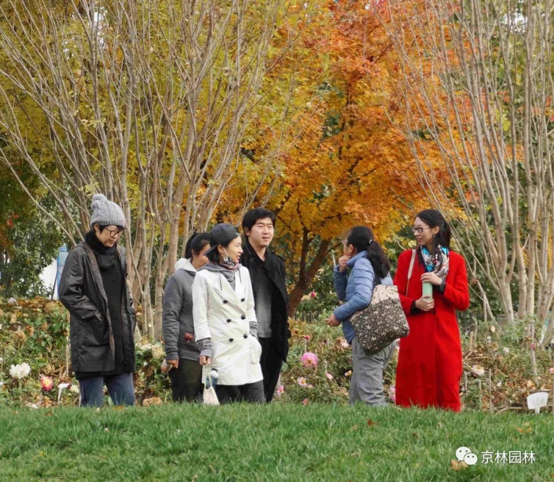 京林動態新聞快報北京工業大學80餘師生來到京林生態花園進行參觀學習