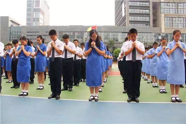 广州市第七中学礼仪服图片