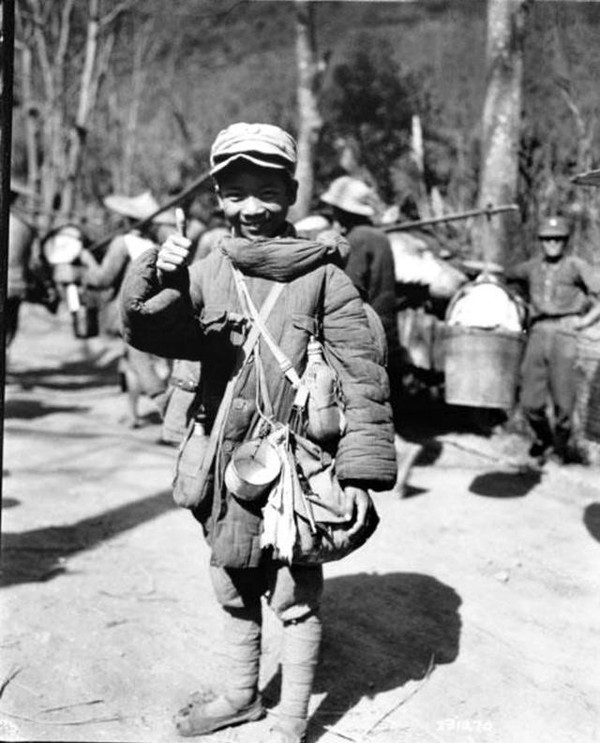 圖:新六軍中的10歲少年兵 作為昔日的敵人,日本人是怎麼看待這