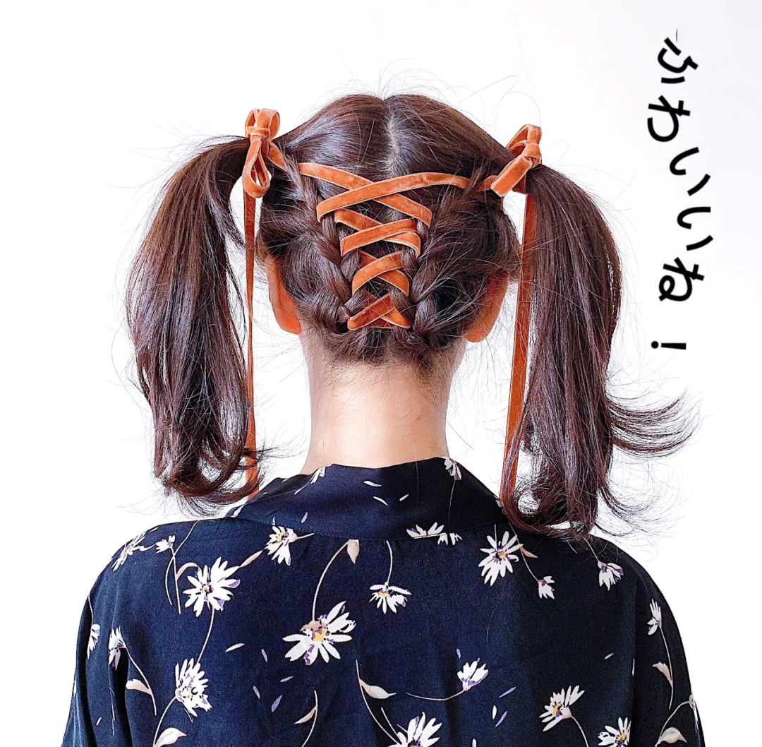 日本小萝莉最流行的丝带编发,看着就很青春范,萝莉控招架不住呀