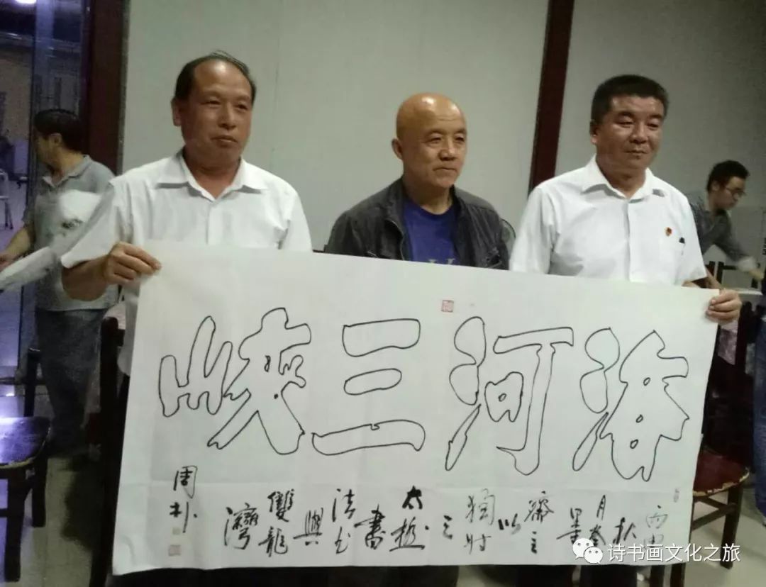 听旁人讲,周朴先生回国后为自己的公职和家庭遗产官司缠身,若干次采风