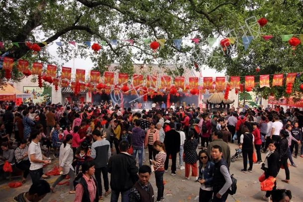 每年的"寒山诞,村民们都相继到寒山举行祭祀祈福活动,成为了玉林人