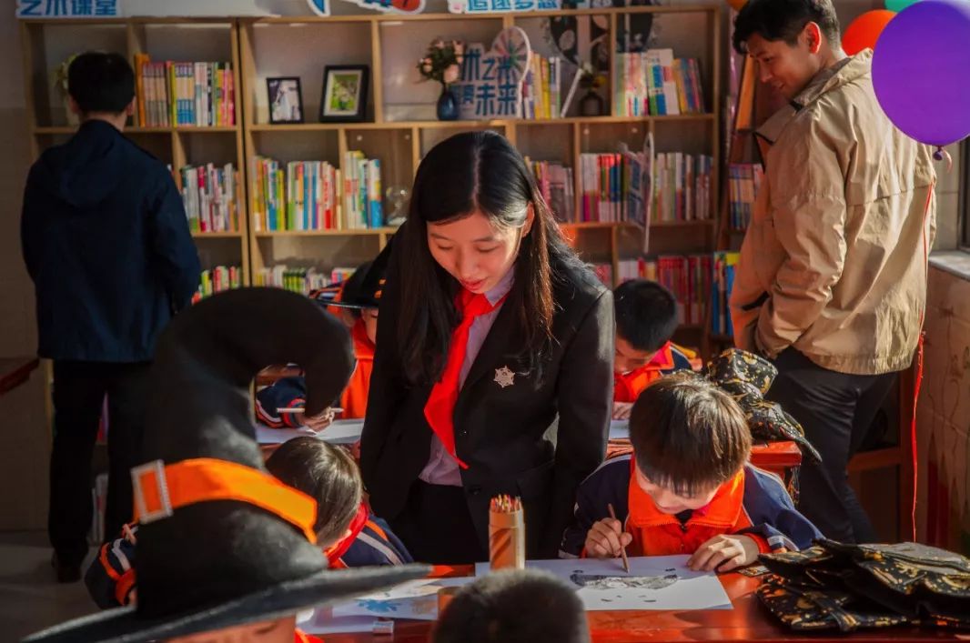 梦想斑斓一路童行梦想艺术课堂在陈春小学落地发芽