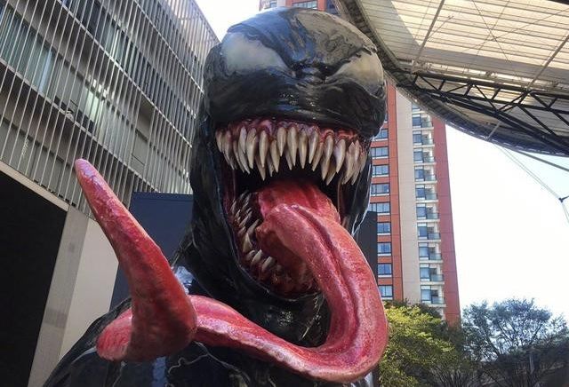 巨型毒液舌头图片