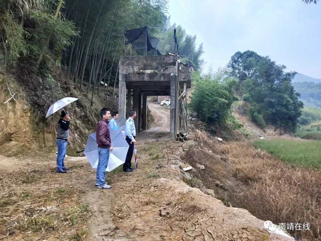 巡查人员深入奎洋镇松峰村,霞峰村,后坪村等河段进行巡查,对发现无证