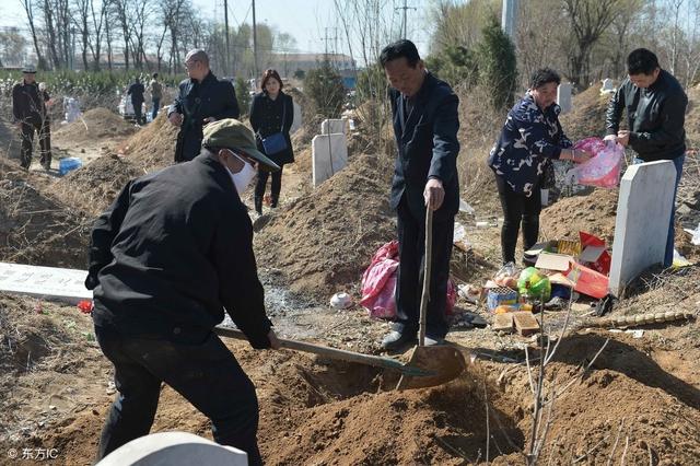 農村風俗禁忌切莫遷墳十遷九敗遷墳有講究你信嗎