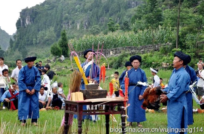 布依族的六月六节,有天王节,虫王节,龙王节,歌节或赶六月