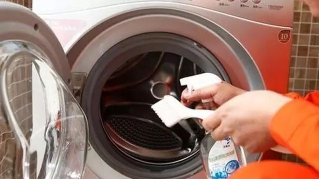 洗衣機常年不洗 污垢臟又多？扔個小玩意 洗完乾淨又殺菌