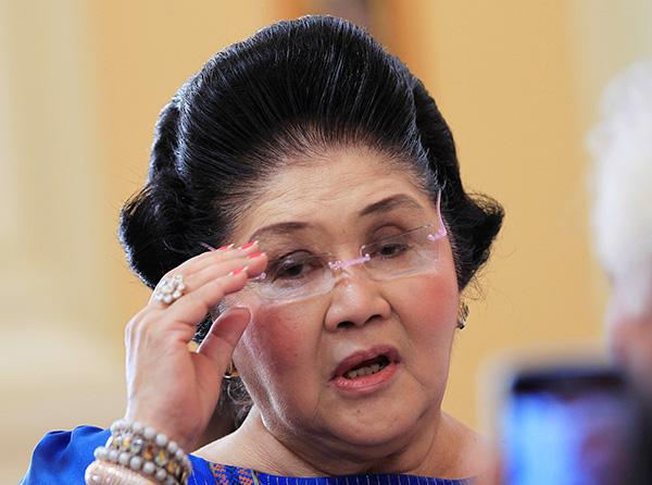 菲律賓法庭下令逮捕前第一夫人，判定其涉7項腐敗罪行 國際 第1張