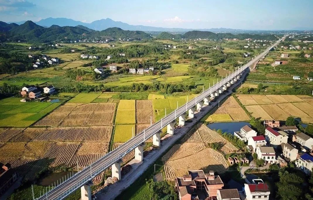 怀邵衡铁路即将通车,距离