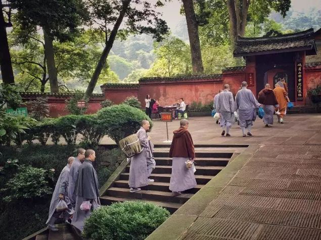 峨眉山伏虎寺尼姑庵图片