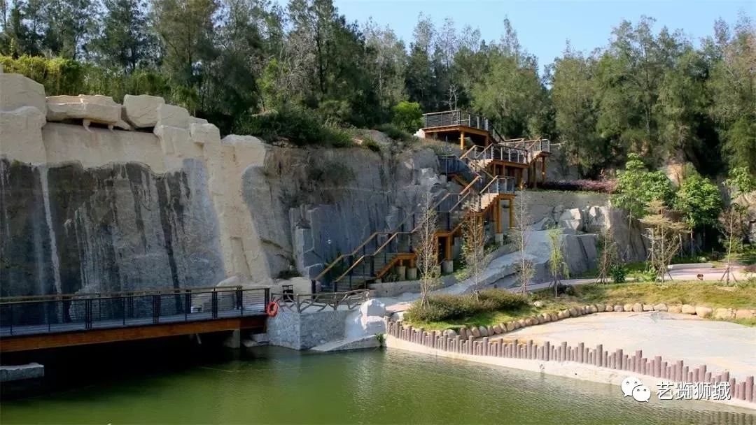 石狮宝盖石窟公园入口图片