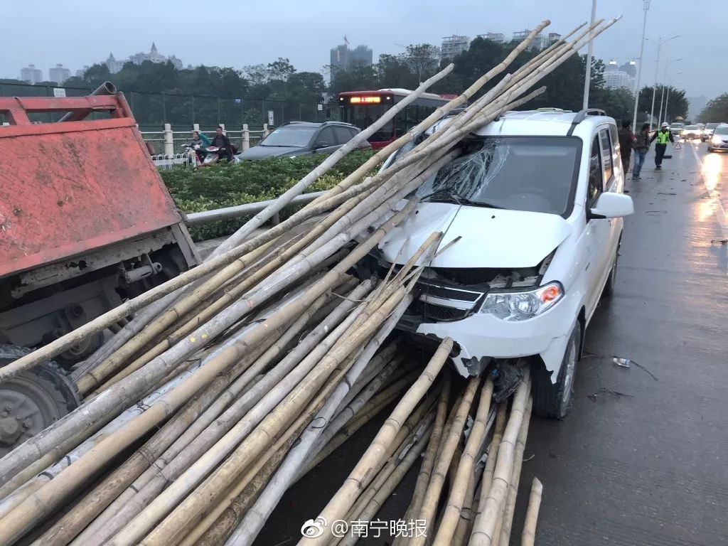 阳新龙港车祸图片