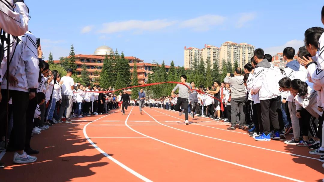 相信他们在今后的学习生活中也一定能保持这种精神,续写兴义八中辉煌