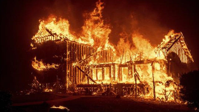 美國加州山火失控了怎麼辦？當地治安官稱目前處於「最糟糕情況」 國際 第1張