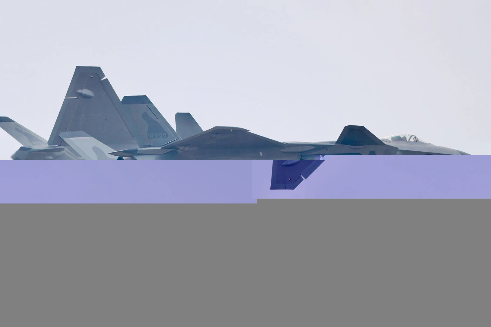 殲-20四機亮相珠海航展 開彈艙展示掛彈 國際 第2張