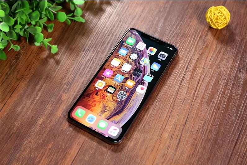 华为Mate 20 X对比iPhone XS Max：谁才是最强游戏旗舰