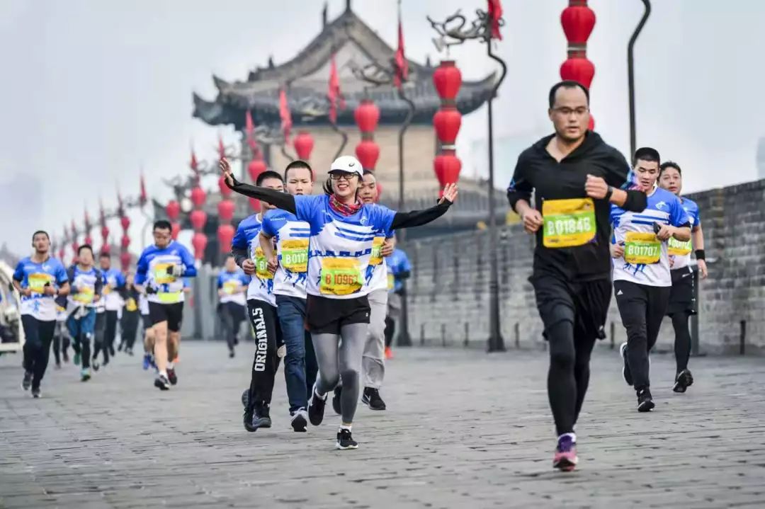 2018西安城墙(三星)秋季国际半程马拉松圆满落幕,让我们一起期待明年!