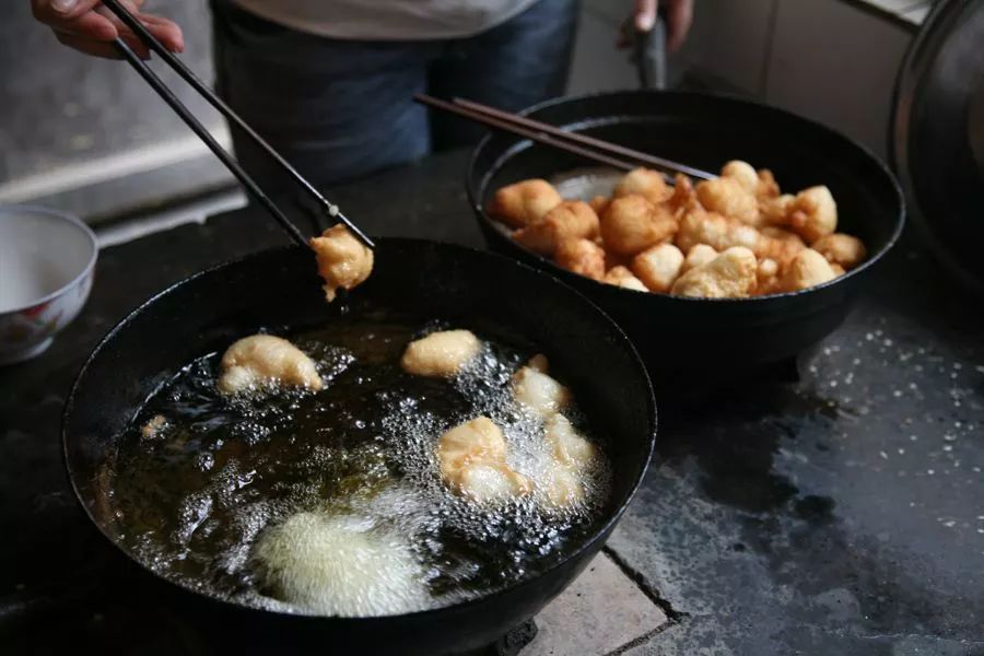 油圪麻酸菜饸饹面过油肉大米米琪手工卤面第三波 玩在晋城李寨玻璃