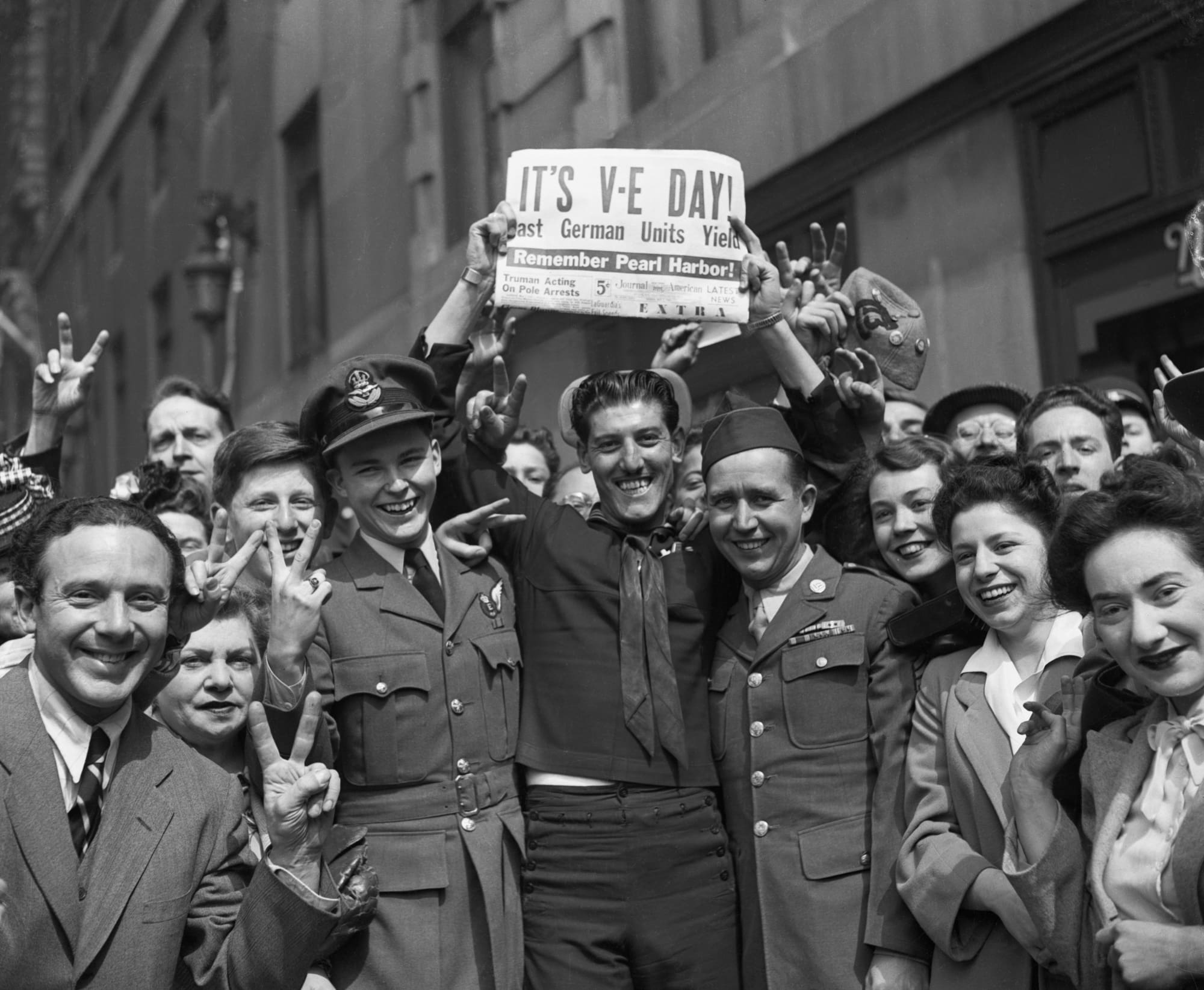 1/4v-e day, victory in europe day,即第二次世界大戰中的歐洲勝利日