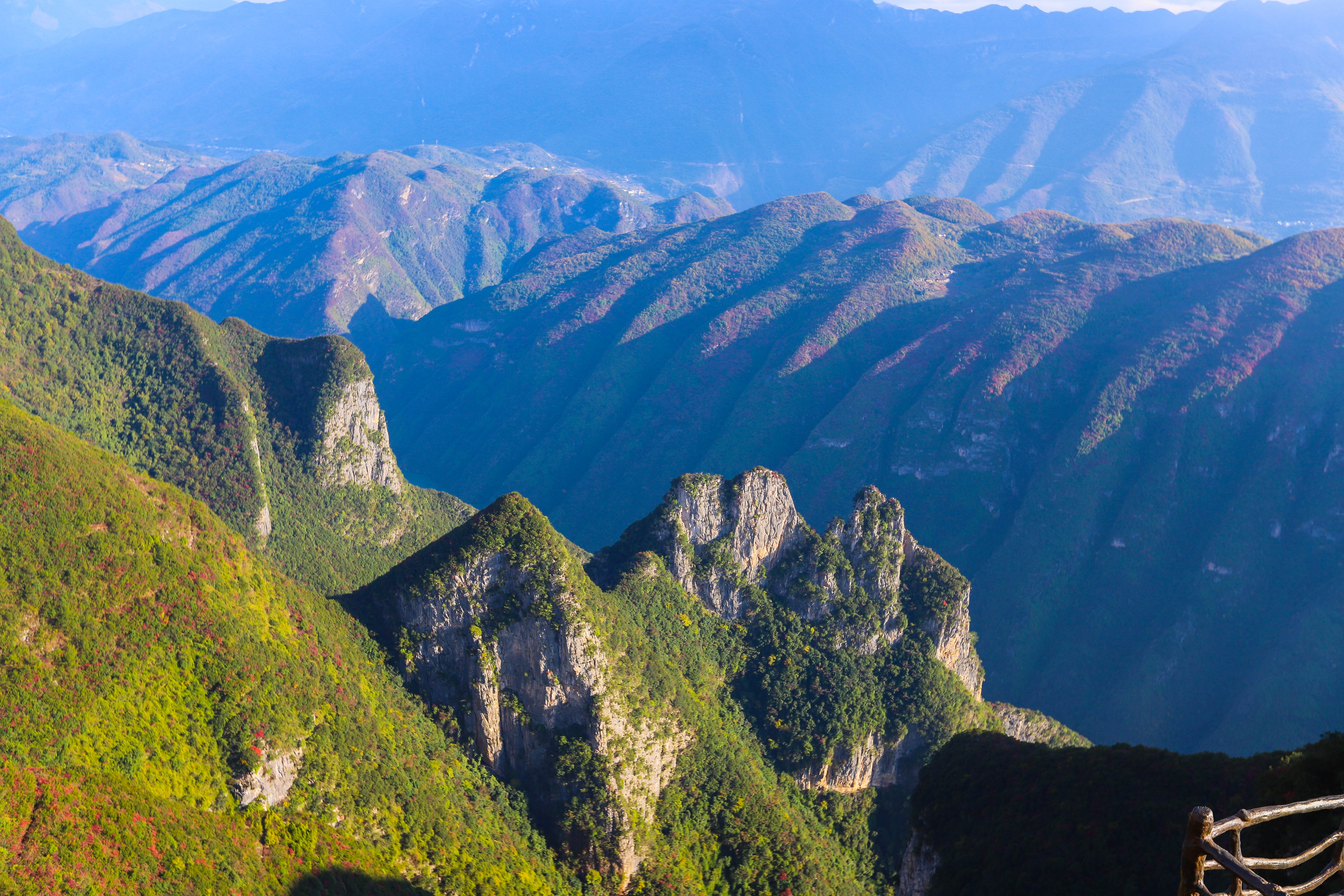 巫峡红叶摄影秘境近观神女峰巫山赏秋新玩法