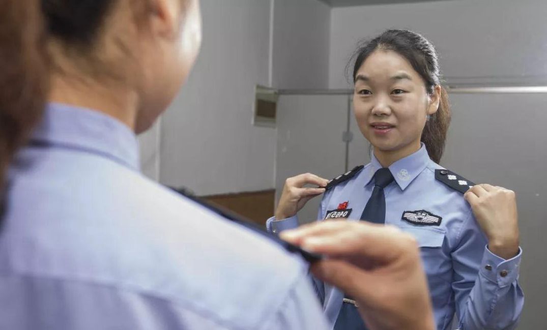 陳玉嵐--群眾交口稱讚的戶籍女警_蔡萍萍