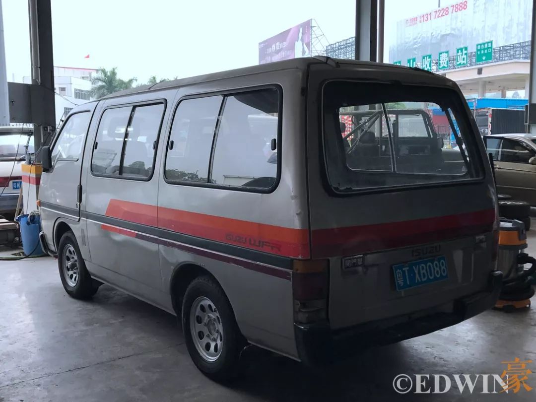 五十鈴在國內還生產過海獅車型少見的五十鈴van貨車實拍