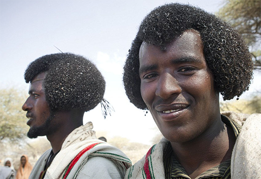 为什么说非洲人的发型最潮流?网友:做头花3年,洗头却要一整天