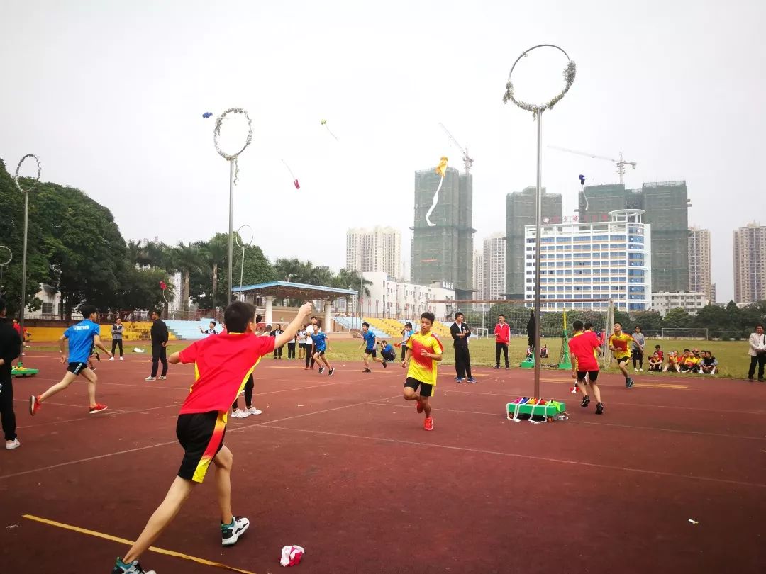南宁市第十一届中小学少数民族传统体育运动会在南宁外国语学校举行