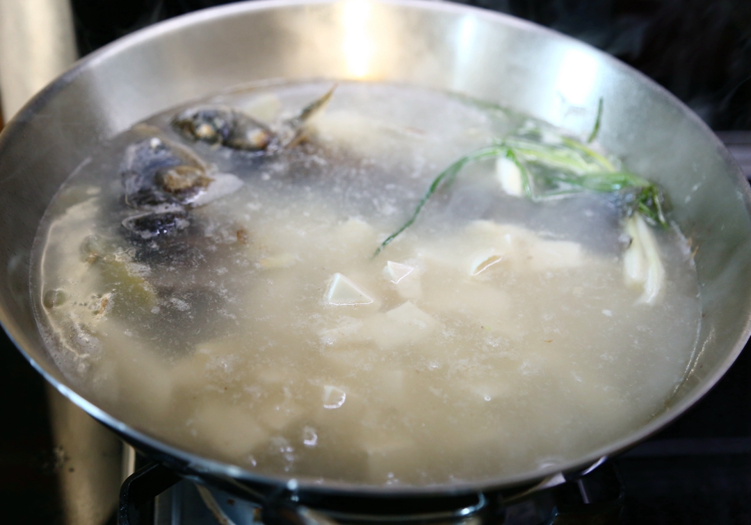 怎麼做又濃又白的鯽魚湯鯽魚湯怎麼做更營養好喝教你一招