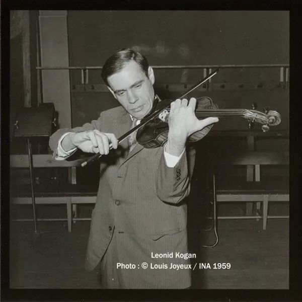 小提琴大师柯岗图片