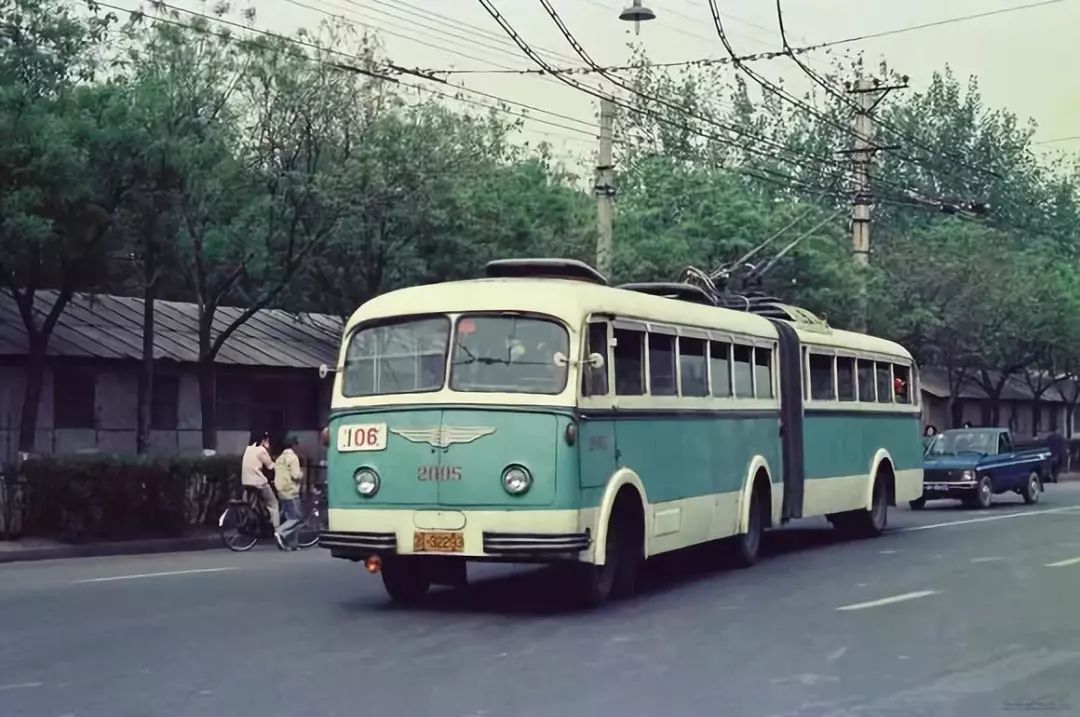 超讚北京二三十年前的公交車每一趟都滿載回憶