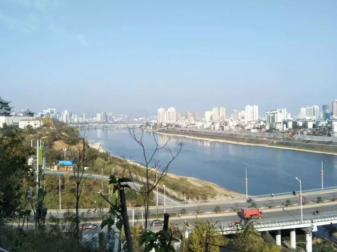 惠及廣大群眾新羅公園新羅公園項目位於安康大道與黃溝路交匯處西側