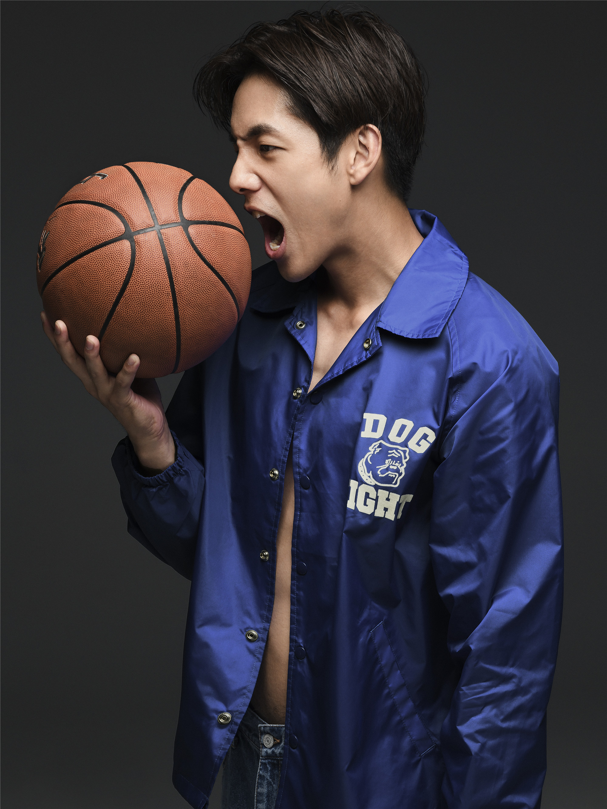 刘名凯最新篮球写真 运动型男散发极致荷尔蒙