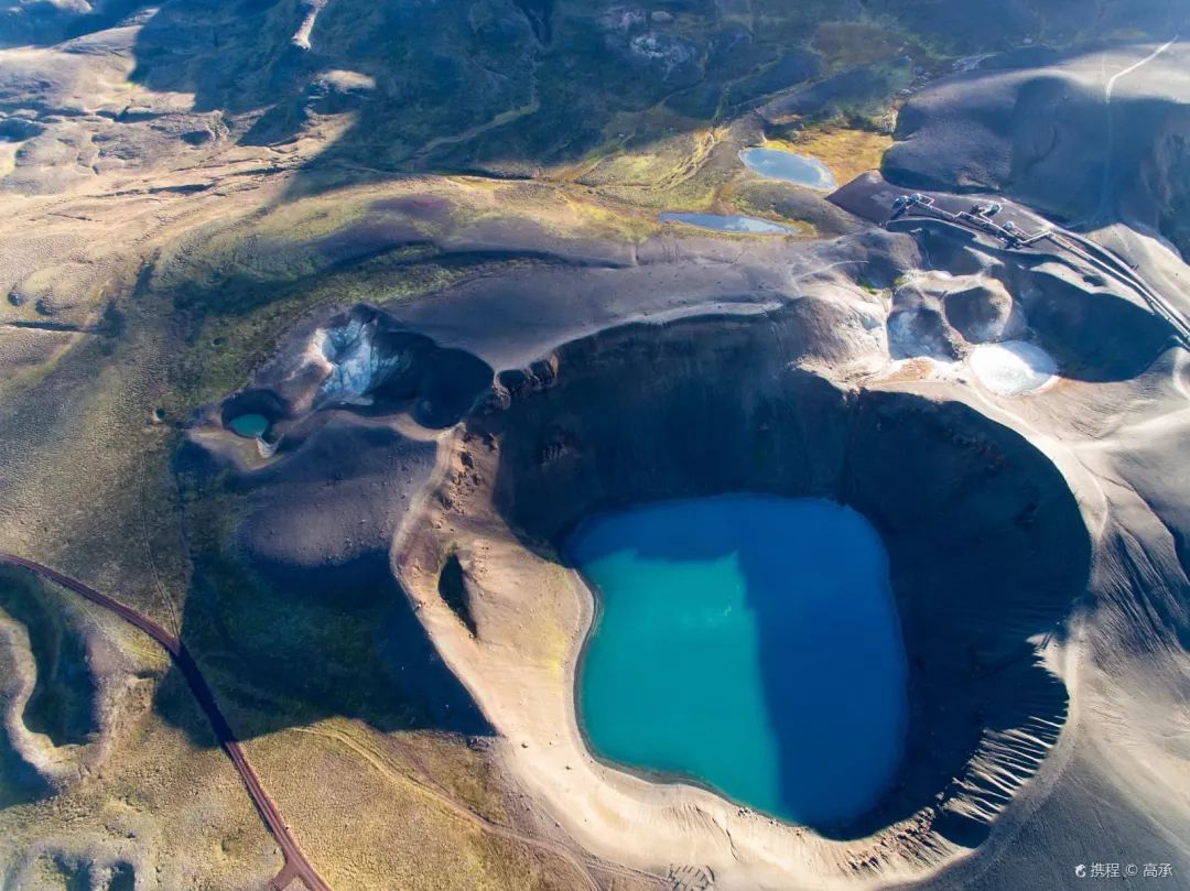 美丽动人,火山口尘封后形成的火山湖?